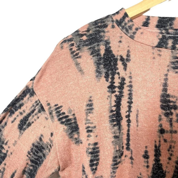 Fornia Women’s Pullover Tie Dye Cropped Sweater in Pink/Black Size XS - Picture 11 of 11